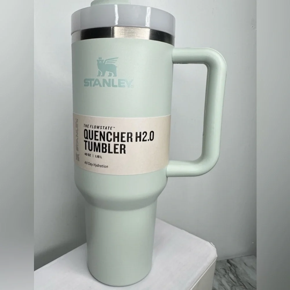 Stanley FlowState Quencher H2.0 Tumbler / 40oz / Color: Mist / light Green - Picture 2 of 9